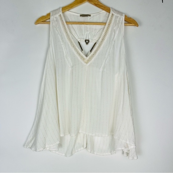 Anama Sleeveless Blouse With Lace And Metal Hardware - Picture 1 of 5